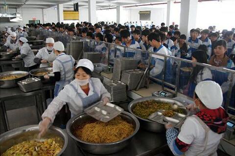 學校食堂承包這個近乎被壟斷的賺錢生意，如今卻“開不下去”？